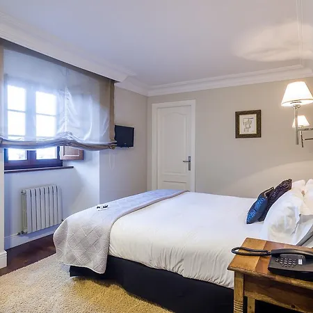 Hotel Casa De Castro 3*